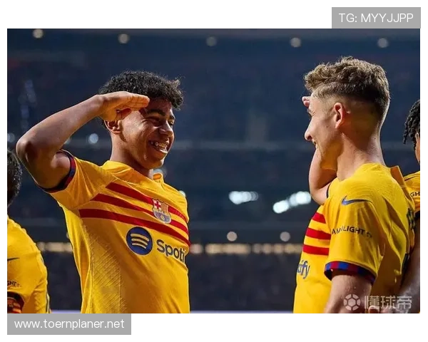 巴萨中场组织本赛季表现稳健，控球与调度能力持续提升