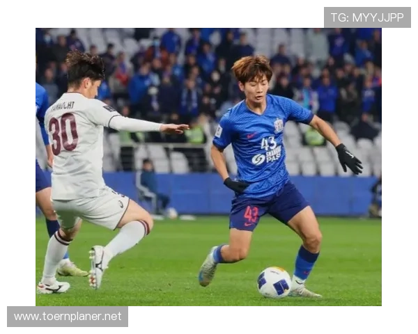 上海申花新星徐皓阳近期表现稳健 上海申花新星徐皓阳近期表现稳健