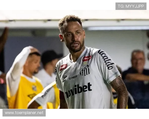 内马尔场外争议与职业态度对竞技状态的影响分析