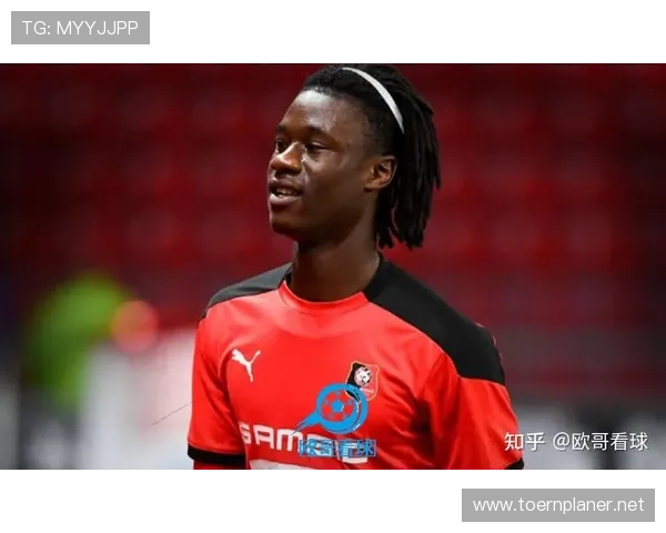 卡马文加与巴雷拉中场活动范围及覆盖能力对比分析 卡马文加与巴雷拉中场活动范围及覆盖能力对比分析