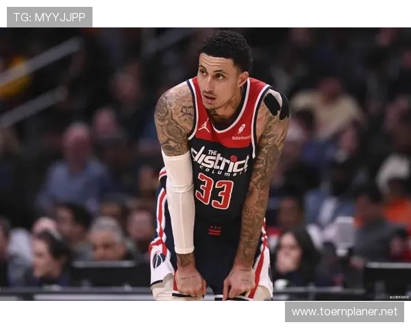 库兹马较上季以无球跑位拉开空间提升三分效率