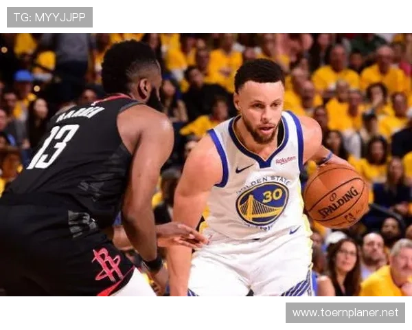 罗伯特森持球单打与组织主导，关键回合压过库里